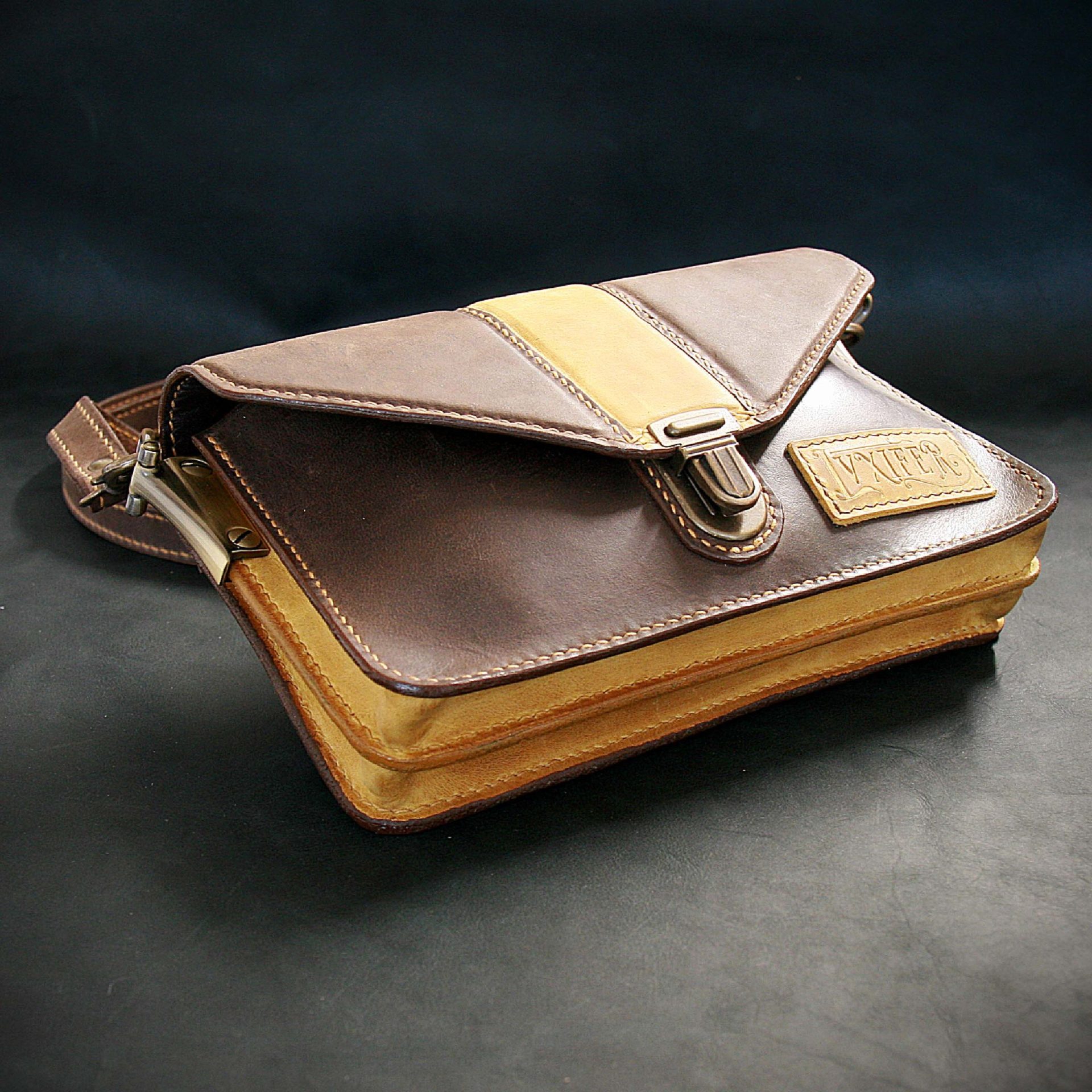 Sac bandoulière marron et jaune – Image 3